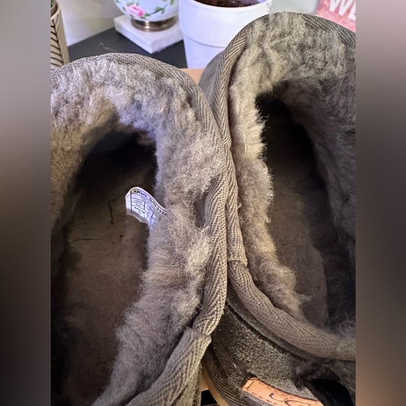 UGG - Ultra Mini Classic Boot - Picture 6 of 8